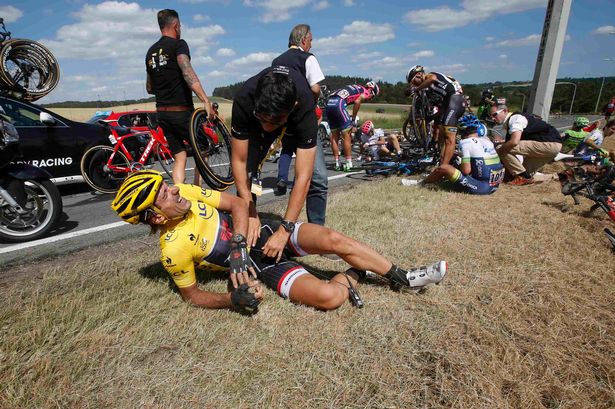 Fabian Cancellara la pamant. Foto: Mirror