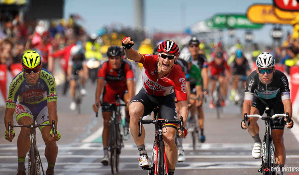 Greipel câştigă etapa a II-a din Turul Franţei, îi ia faţa lui Mark Cavendish, care vine de-abia pe patru, în spatele lui Sagan şi Cancellara.