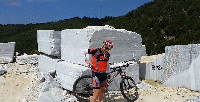 Insula Thassos - cu bicicleta la cariera de marmura