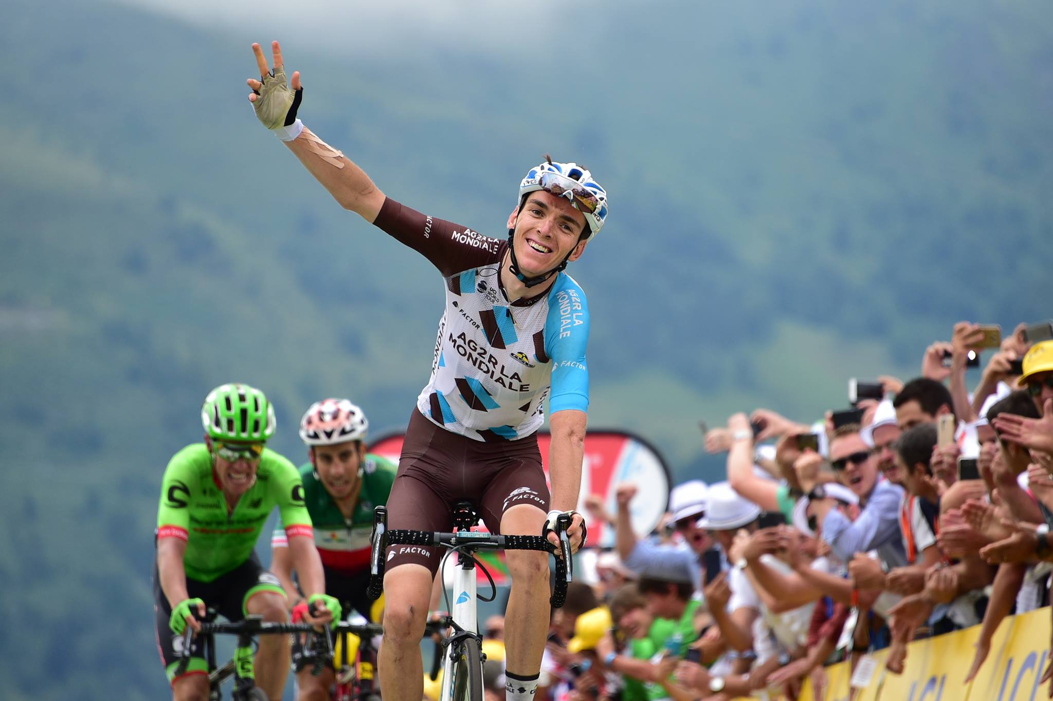 Romain Bardet - castiga etapa 12 din Turul Frantei 2017