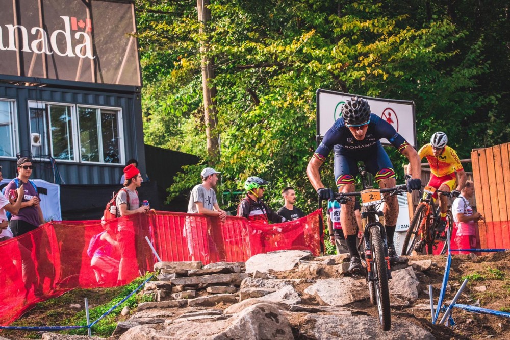 Vlad Dascălu pe traseul campionatului mondial din 2019 de MTB XCO