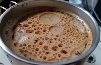 Cafea cu ulei de cocos