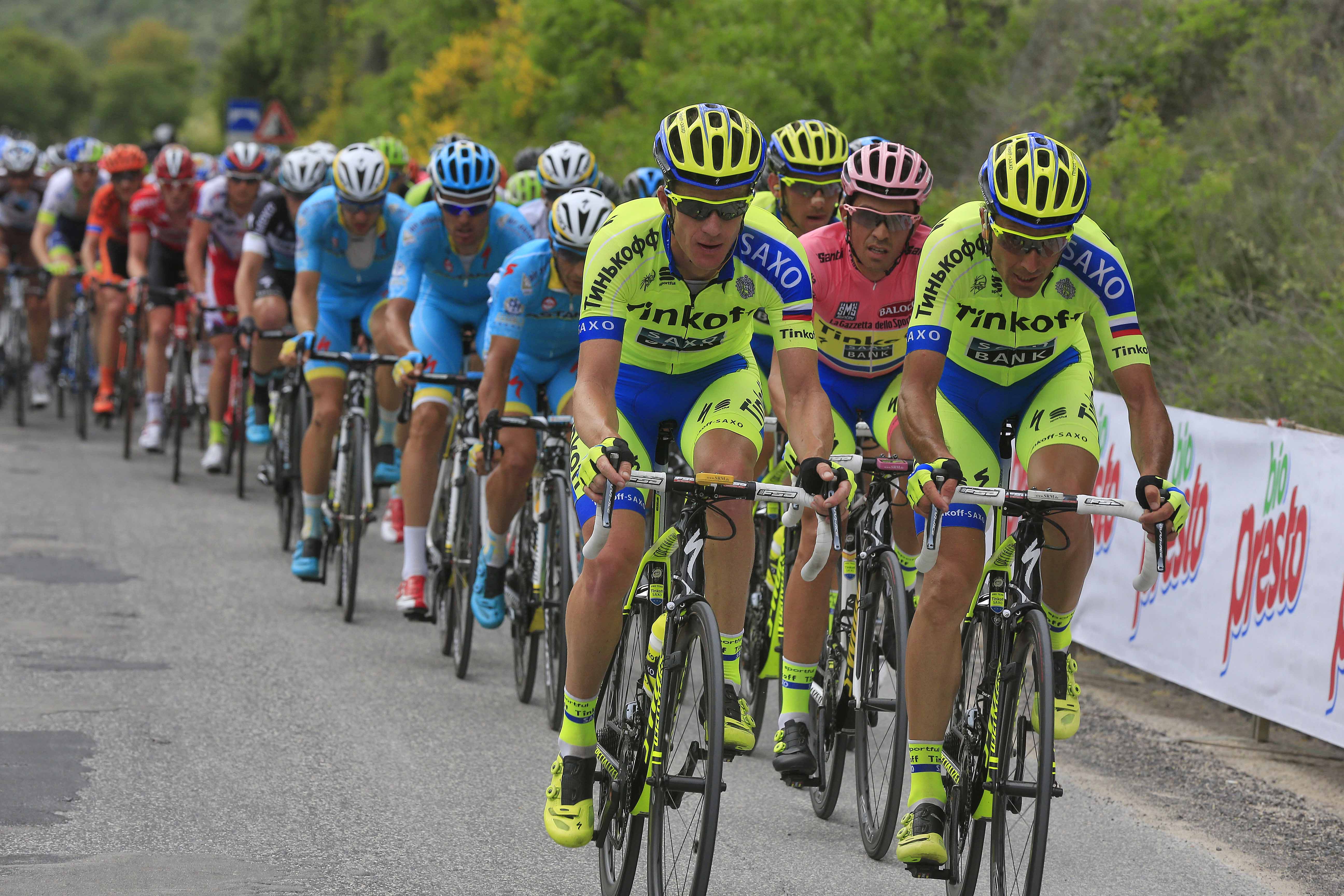 Alberto Contador in pluton, etapa 7, Turul Italiei