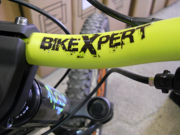 junk beside footsteps BikeXpert taie 25% din prețul bicicletelor Cube model 2011
