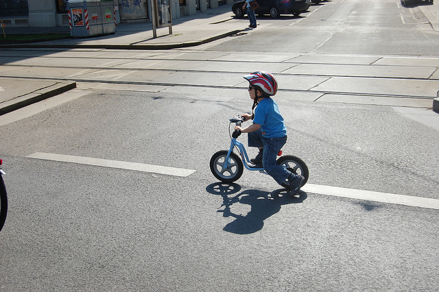 Copii pe bicicleta